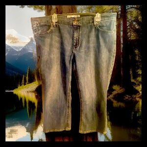 ⚓️OLD NAVY⚓️ CAPRI STRETCH JEANS WITH FLAP LOGO POCKETS❤️‍🔥